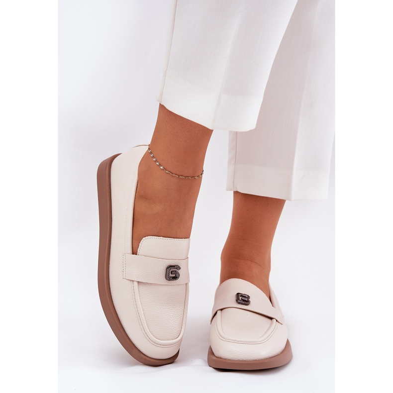 Mocasines de mujer elegantes con un pequeño detalle decorativo de Vinceza 62208 beige 2