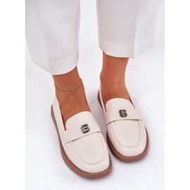 Mocasines de mujer elegantes con un pequeño detalle decorativo de Vinceza 62208 beige 3