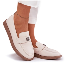 Mocasines de mujer elegantes con un pequeño detalle decorativo de Vinceza 62208 beige 8