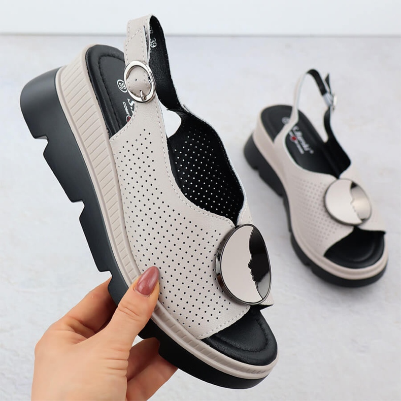 S.Barski Sandalias de cuero para mujeres para una cuña abierta beige S. Barski LR51-788 1 S.Barski Sandalias de cuero para mujeres para una cuña abierta beige S. Barski LR51-788 1