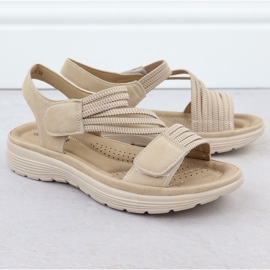 Sandalias para mujeres en la plataforma cómoda beige unisoft 8875 2