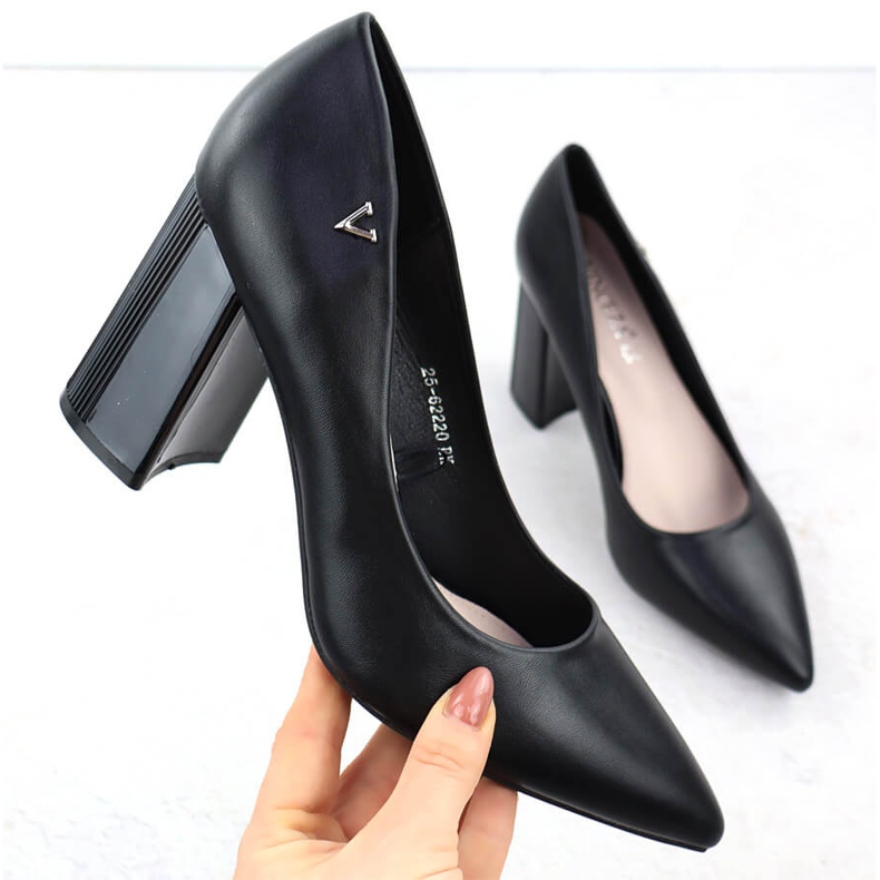 Bombas para mujeres en la publicación decorativa Black Vinceza 62220 negro 1