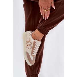 Zapatos deportivos bajos para mujeres con beige de cuero ecológico 7