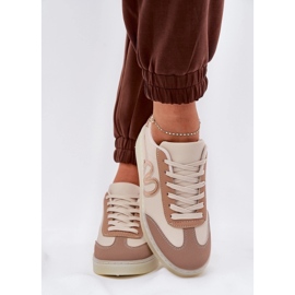 Zapatos deportivos bajos para mujeres con beige de cuero ecológico 8
