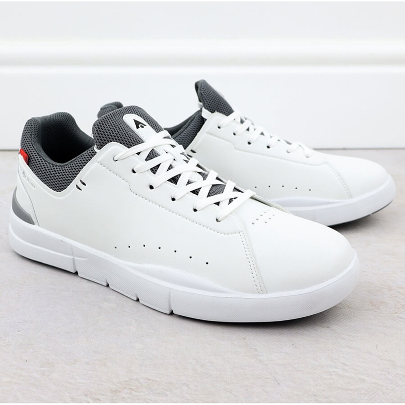Zapatos deportivos de cuero para hombres blancos mcArthur MC19 1