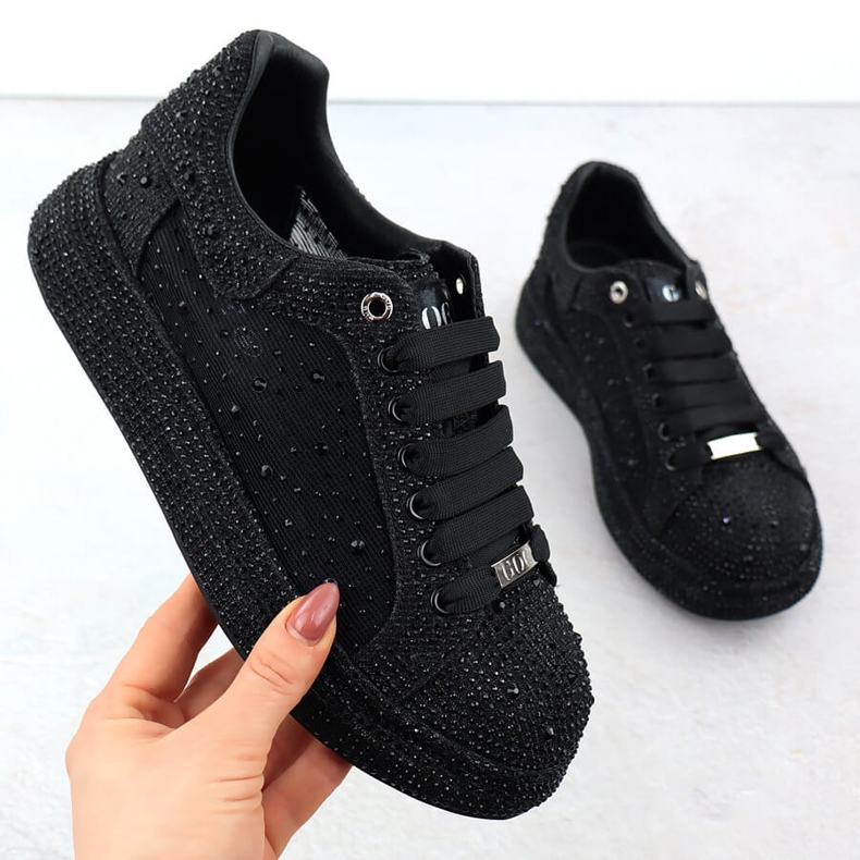Zapatos para mujeres con circones en la plataforma Black Goe NN2N4021 negro 1