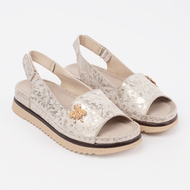 Goodin Sandalias beige ligeras en la plataforma con un alfiler 1