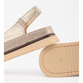 Goodin Sandalias de oro en la plataforma con un alfiler dorado 1