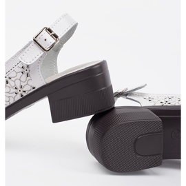 Goodin Sandalias de baja tacón pintadas en blanco 1 Goodin Sandalias de baja tacón pintadas en blanco 1