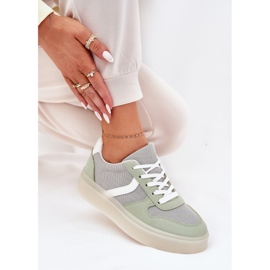 Zapatillas bajas para mujeres en la plataforma verde 8