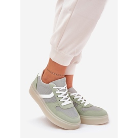 Zapatillas bajas para mujeres en la plataforma verde 1