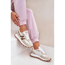 Zapatillas deportivas sports beige leopard estampado 7