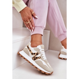 Zapatillas deportivas sports beige leopard estampado 8