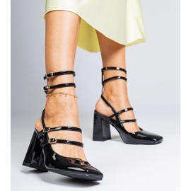 Sandalias negras barnizadas en la publicación negro 1