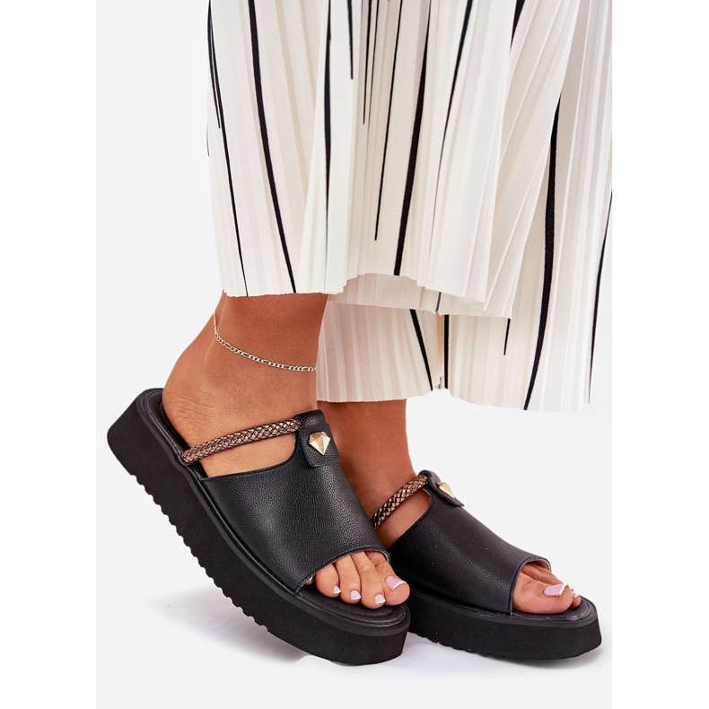 S.Barski Zapatillas de cuero para mujeres en la plataforma con un cinturón decorativo D&amp;A MK51-475 Negro 1