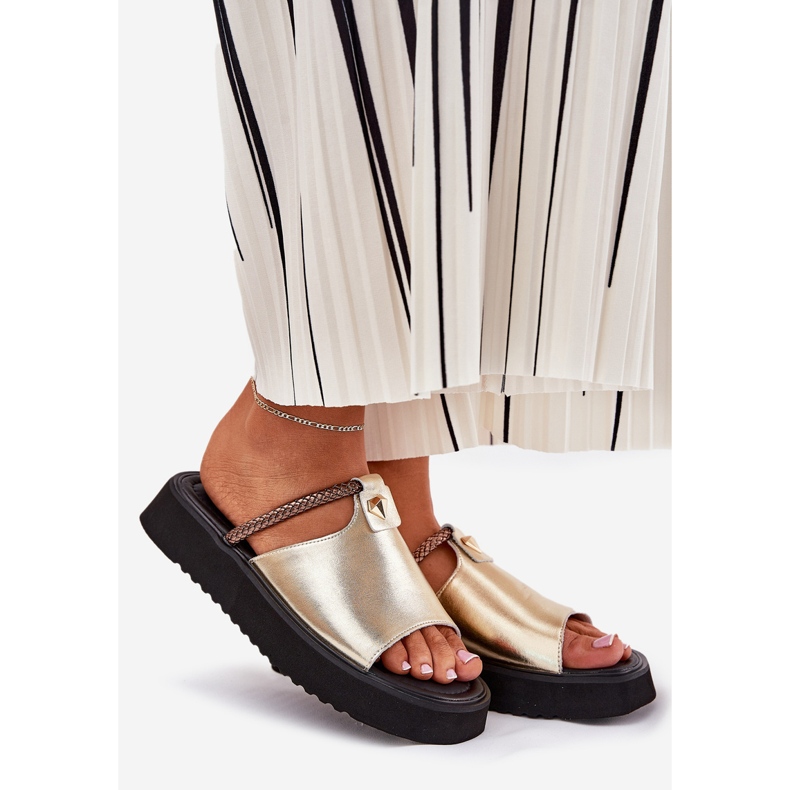 S.Barski Zapatillas de cuero para mujeres en la plataforma con un cinturón decorativo D&amp;A MK51-475 Oro dorado 1