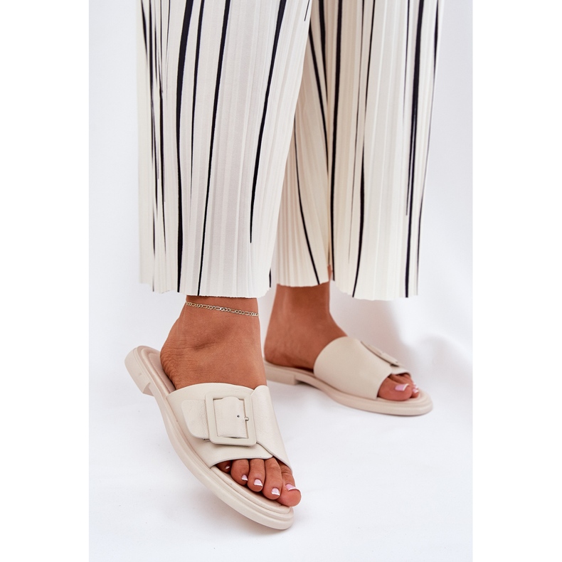 S.Barski Flip de cuero para mujeres con una hebilla de beige SJ2302-01 de D&A 2 S.Barski Flip de cuero para mujeres con una hebilla de beige SJ2302-01 de D&A 2