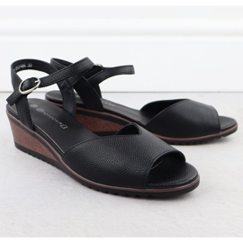 Sandalias de mujeres sobre cuñas Black Potocki 12624 negro 2