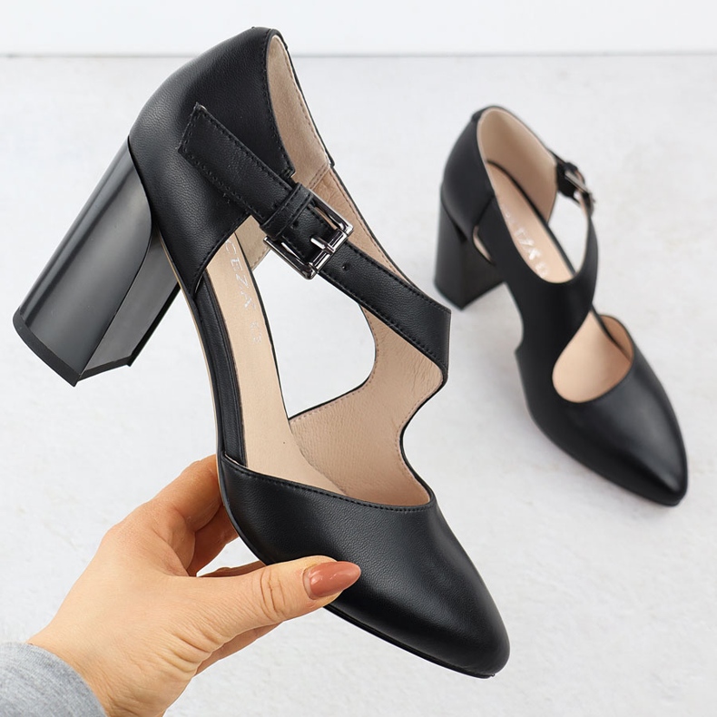 Bombas de cuero en los zapatos de pilares con Strip Black Vinceza 91133 negro 1