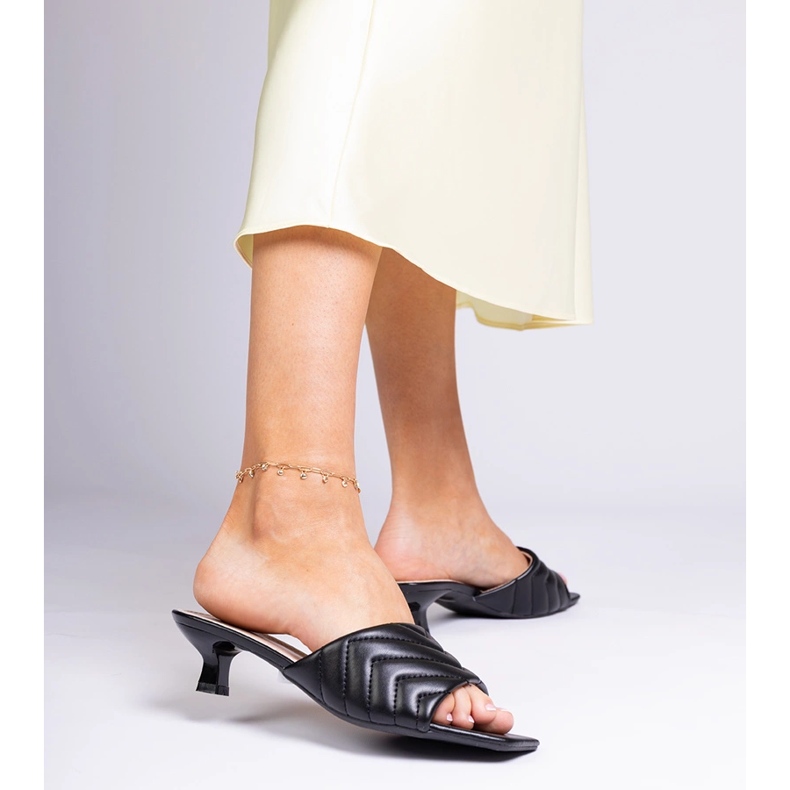 Sandalias negras de tacón bajo de Launay. negro 2 Sandalias negras de tacón bajo de Launay. negro 2