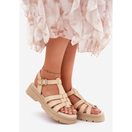 Sandalias de mujer de cuero ecológica en la plataforma beige 1