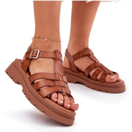 Sandalias para mujeres de cuero Eco en la plataforma de camello marrón 10