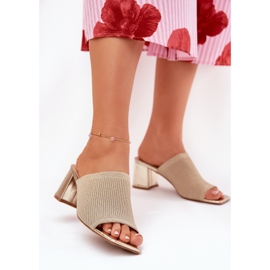 Tacones de mujer con pistilo dorado 3