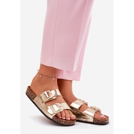 Chanclas para mujeres con abrazaderas en una suela dorada de corcho dorado 1