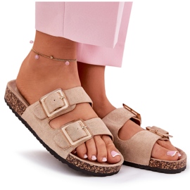 Chanclas para mujeres con abrazaderas en un beige suela de corcho 9