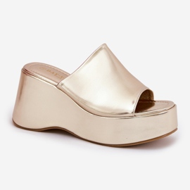 Zapatillas para mujeres de cuero ecológica en la plataforma y cuñas de oro dorado 3
