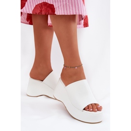 Zapatillas para mujeres de cuero ecológica en la plataforma y cuñas blancas blanco 3