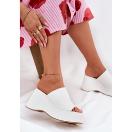Zapatillas para mujeres de cuero ecológica en la plataforma y cuñas blancas blanco 5