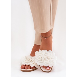 Chanclas de mujer plana con flores decorativas blancas blanco 3