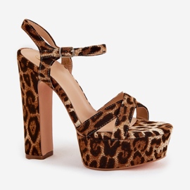 Sandalias para mujeres en un poste alto y una plataforma de estampado de leopardo marrón 4