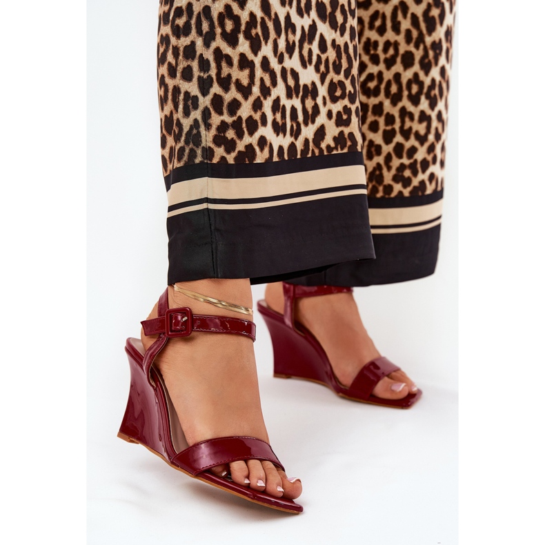 Sandalias de mujeres pintadas para cuñas burdeas rojo 2