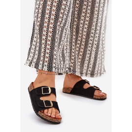 Flip Flip Flip Flip en una plataforma de corcho con abrazaderas doradas negras negro 1