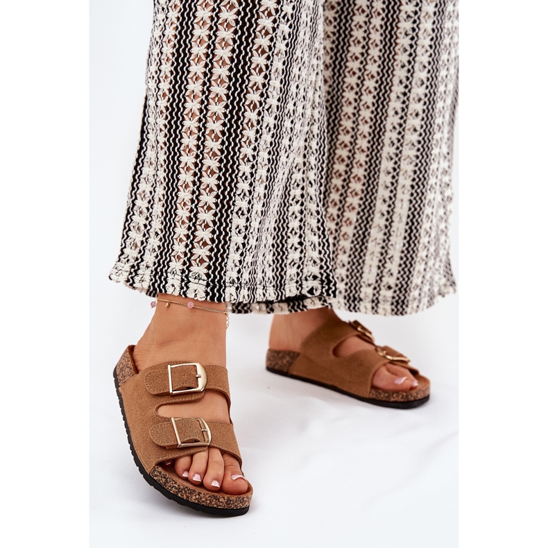 Flip Flip Flip Flip en una plataforma de corcho con Camel Golden Heblas marrón 2 Flip Flip Flip Flip en una plataforma de corcho con Camel Golden Heblas marrón 2