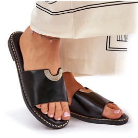 Zapatillas para mujeres de cuero ecológica con detalles decorativos negros 7
