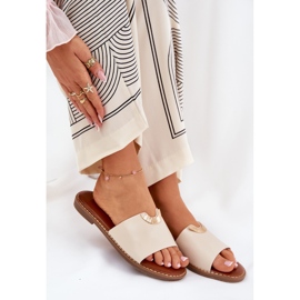 Zapatillas para mujeres de cuero ecológica con detalles decorativos beige 6