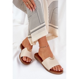 Zapatillas para mujeres de cuero ecológica con detalles decorativos beige 7