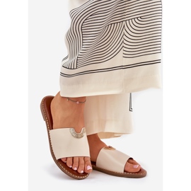 Zapatillas para mujeres de cuero ecológica con detalles decorativos beige 1