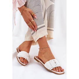 Zapatillas para mujeres de cuero ecológico plano con hebilla blanca blanco 5
