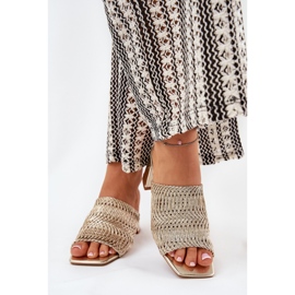 Chanclas para mujeres con tacones dorados 3