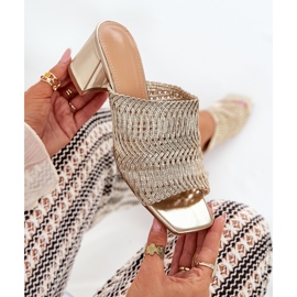 Chanclas para mujeres con tacones dorados 7