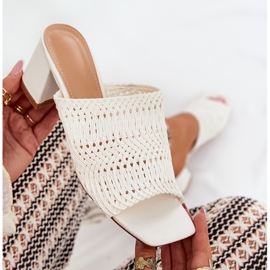 Chanclas para mujeres con tacones blancos 8