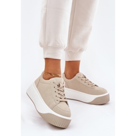 Zapatillas de deporte en una plataforma masiva beige suave 2