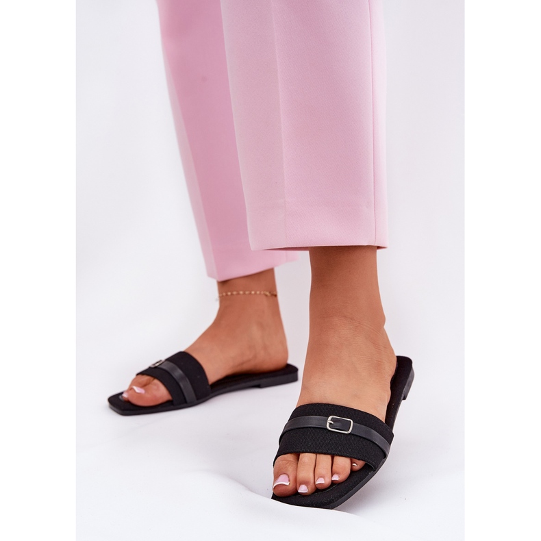 Chanclas de mujeres planas con cinturón y hebilla de negro 2 Chanclas de mujeres planas con cinturón y hebilla de negro 2