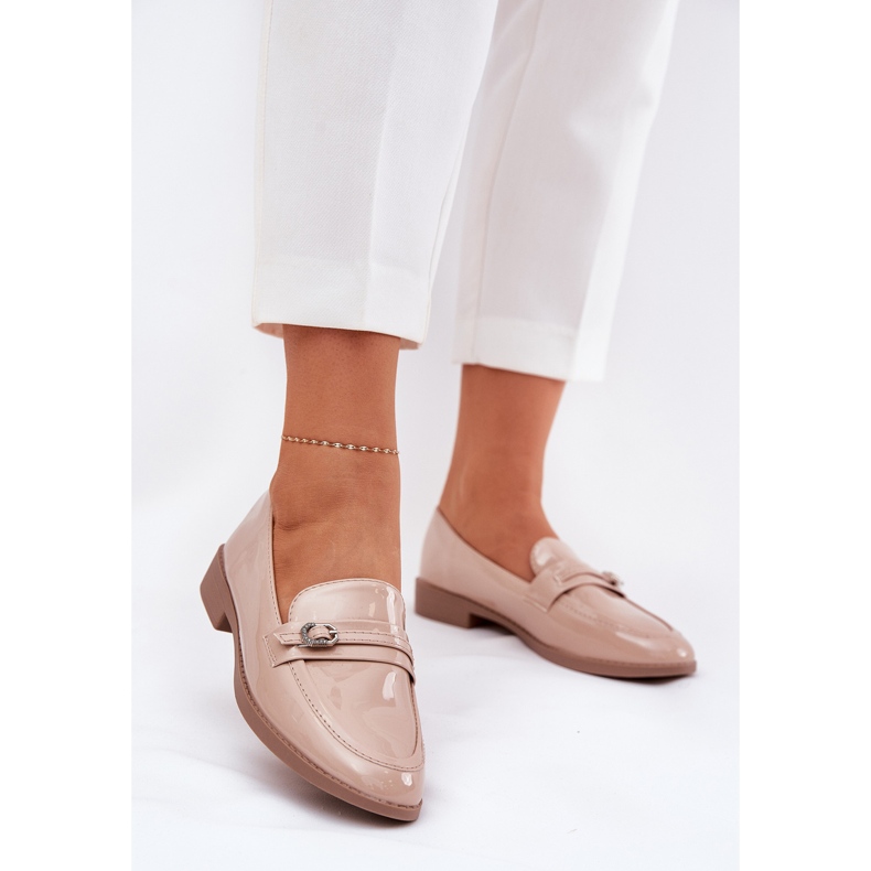 Mocasines de mujer pintados con un beige decorativo de hebilla 2 Mocasines de mujer pintados con un beige decorativo de hebilla 2
