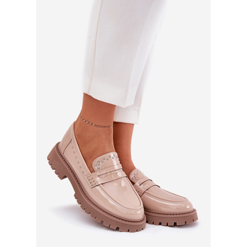 Mocasines de mujeres barnizados con decoración beige 1