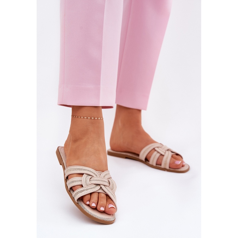 Chanclas de mujer plana con rayas abrumadoras beige 2 Chanclas de mujer plana con rayas abrumadoras beige 2